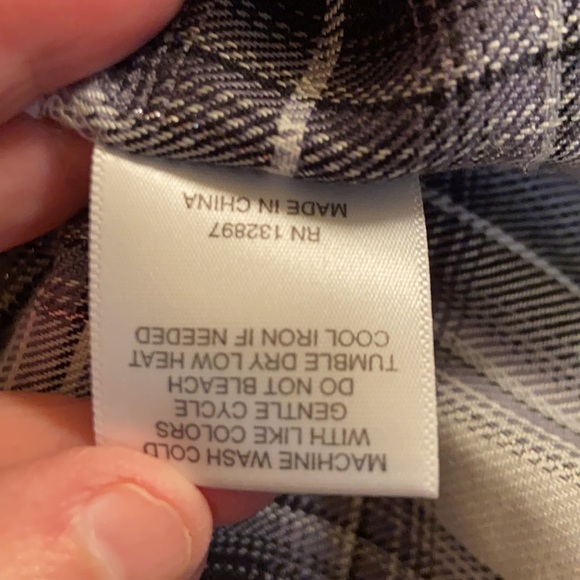 Jane and Delancey long ruffled sleeve Top - Picture 10 of 11